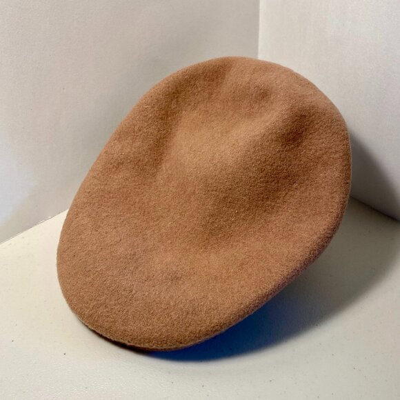Kangol Other - KANGOL blue 100% Pure New Wool 504 Seamless Flat Cap Medium, Camel/LghtBrw